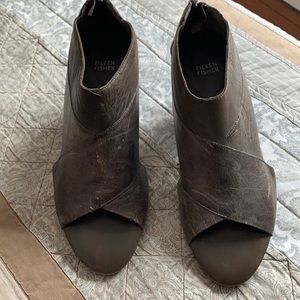 Eileen Fisher size 11 open-toe shoes, grey/green